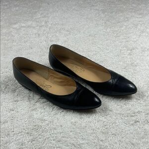 Vintage Johansen black pointed toe mini heel shoes, size 8.5